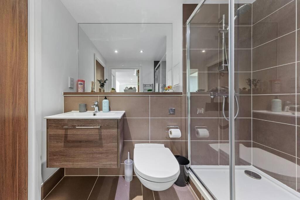 Beautiful Living Sleep 7 In London Bp34 Apartment ภายนอก รูปภาพ